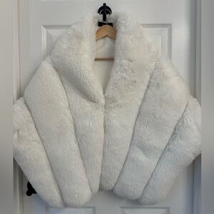 Caracilia White Faux Fur Shawl